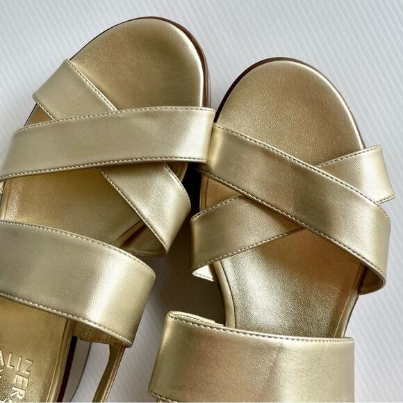 NATURALIZER Caryn Platform Sandal Gold Women's Size 8.5 Metallic Vegan Leather - Picture 6 of 9